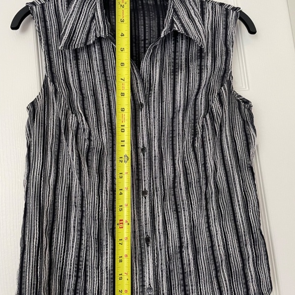 Sleeveless Tribal top - size 6 - black and silver - Picture 4 of 5